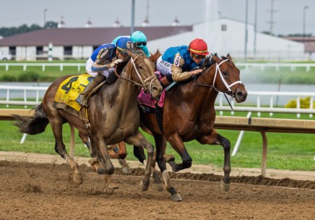 Leading Change (red cap) defeats Our Moneyman in the Indiana Derby at Horseshoe Indianapolis