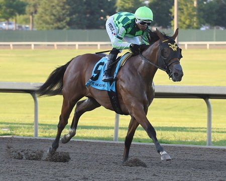 Waggley wins the Prairie Gold Juvenile Stakes at Prairie Meadows