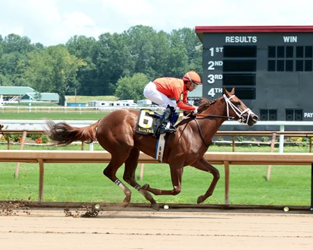 Crazy Hot Mess wins a maiden special weight race at Ellis Park