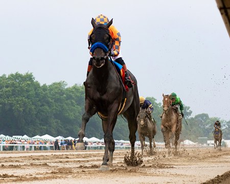 Splendora wins the Molly Pitcher Stakes at Monmouth Park