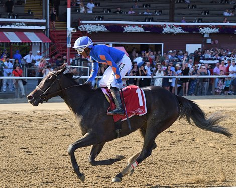 Sippin Pretty Rebounds With Upset Win in Victory Ride
