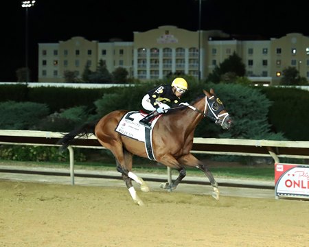 Willy D's wins the Charles Town Classic Stakes at Charles Town Races