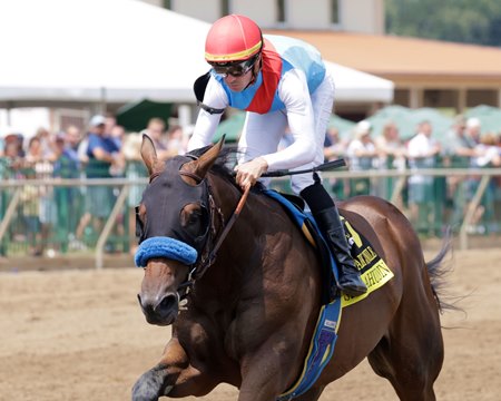 Salahudin draws away in the Ellis Park Juvenile Stakes at Ellis Park