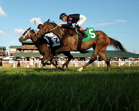 Racing at Kentucky Downs