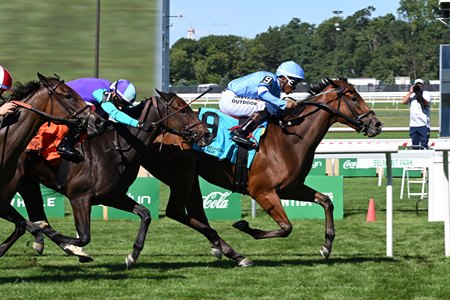 Fiora wins on debut at Belmont Park