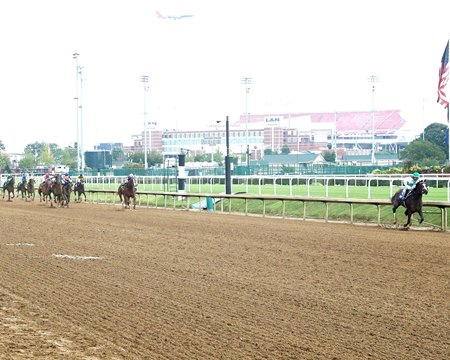 Coach Pope leaves the competition behind at Churchill Downs