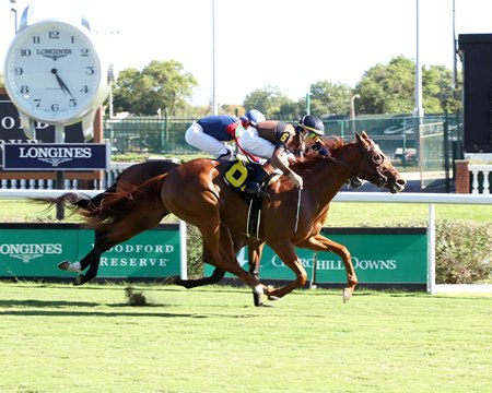 Beach Heist wins an allowance at Churchill Downs