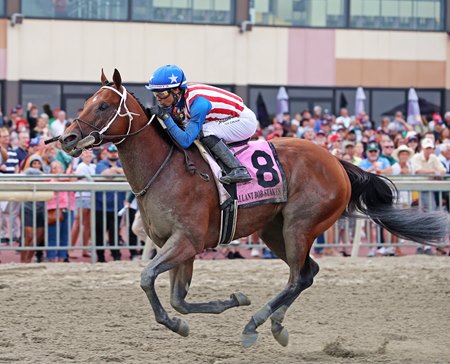 Stradale wins the Gallant Bob Stakes at Parx Racing