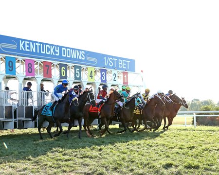Racing at Kentucky Downs